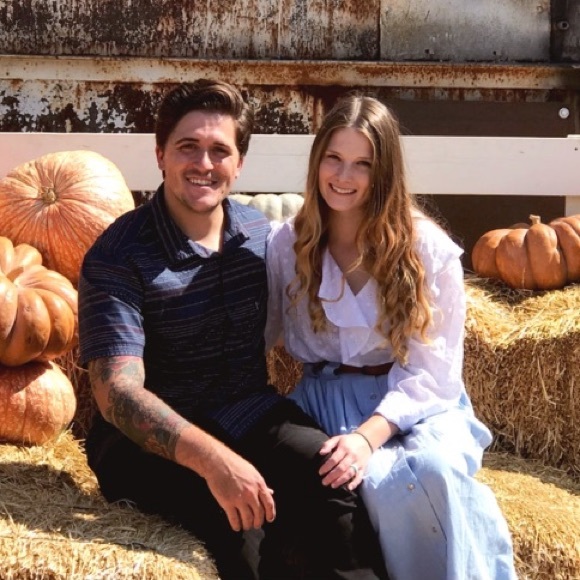 I'm Kelly! I love vintage and modern style. - Picture 5 of 5